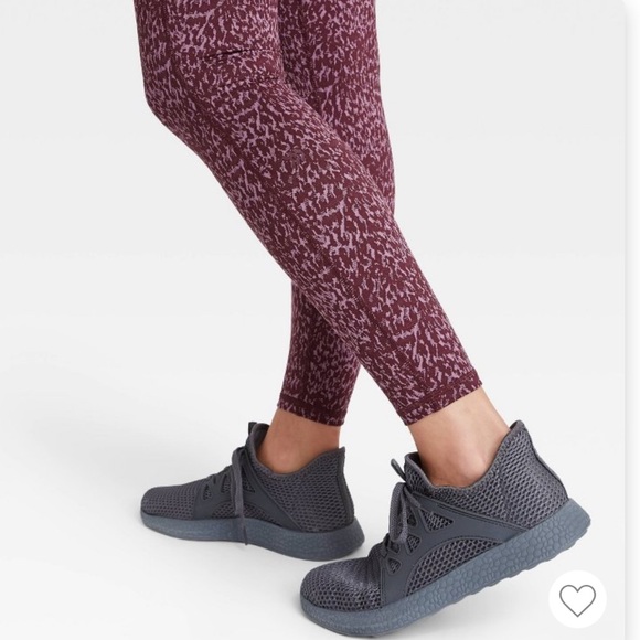 All In Motion Leopard Jacquard Leggings Mulberry - Picture 3 of 6